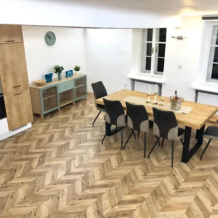 Exclusive Giselakai Apartment